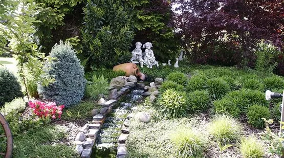 Verbinde das Schöne mit dem Nützlichen: Fontänen und Springbrunnen für Sauerstoff | Aquatop - Zoofachmarkt für den Gartenteich (fontaenen-und-springbrunnen-fuer-sauerstoff-aquatop-zoofachmarkt-gartenteich.jpg)